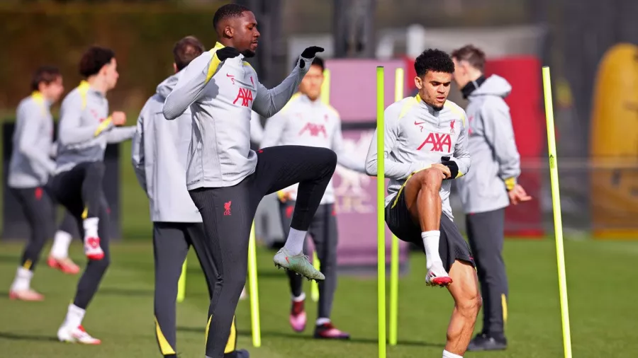 Liverpool realizó el último entrenamiento antes del enfrentamiento de Champions League ante PSG con sus mejores hombres trabajado al máximo