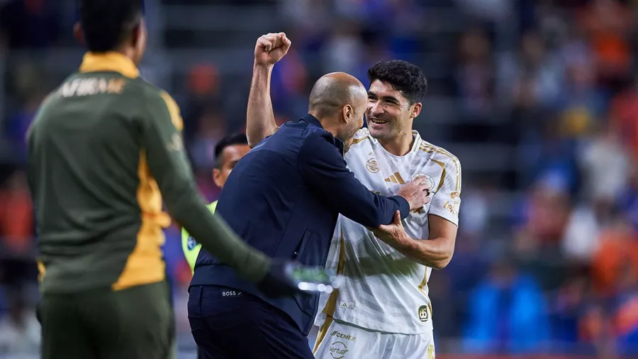 Guido Pizarro y un intenso debut en el banquillo de Tigres