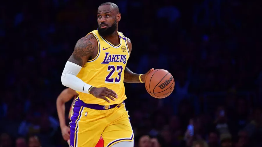 LeBron James supera los 50 mil puntos en la NBA