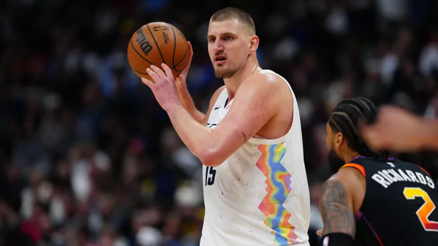 Nikola Jokic no es de este planeta y su actuación histórica lo demuestra