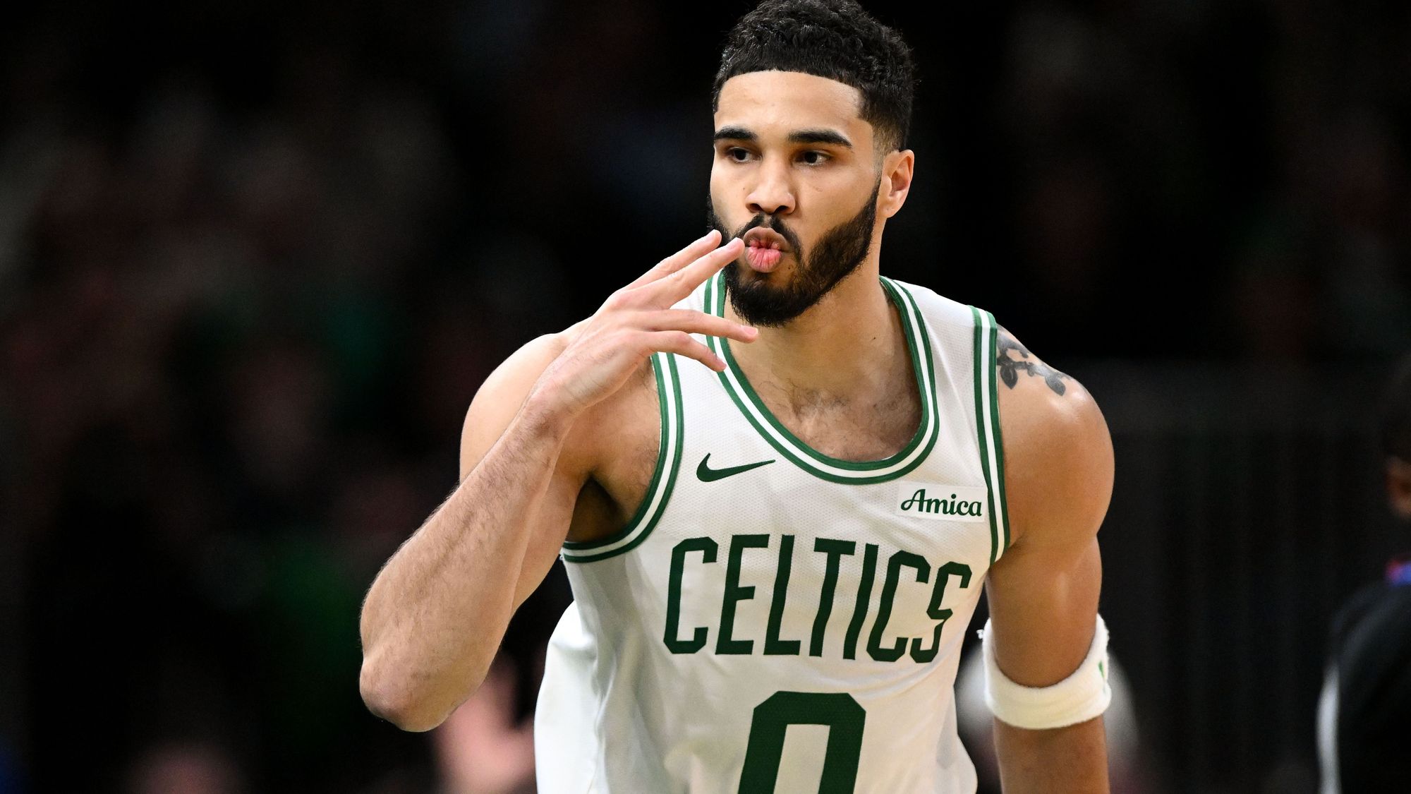 Jayson Tatum y los Celtics le pusieron freno a los Lakers