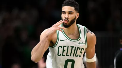 Tatum finalizó con 40 puntos, 12 rebotes y 8 asistencias en el contundente triunfo 111-101 de los Celtics