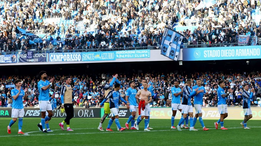 Napoli sigue la estela de Inter en la Serie A tras vencer a Fiorentina