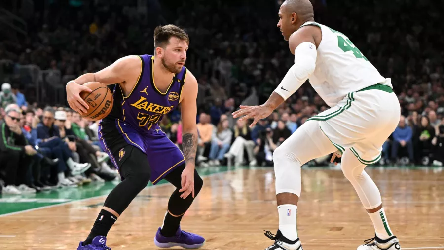 Jayson Tatum y los Celtics le pusieron freno a los Lakers