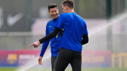 Robert Lewandowski se entrena con normalidad y está listo para el Benfica