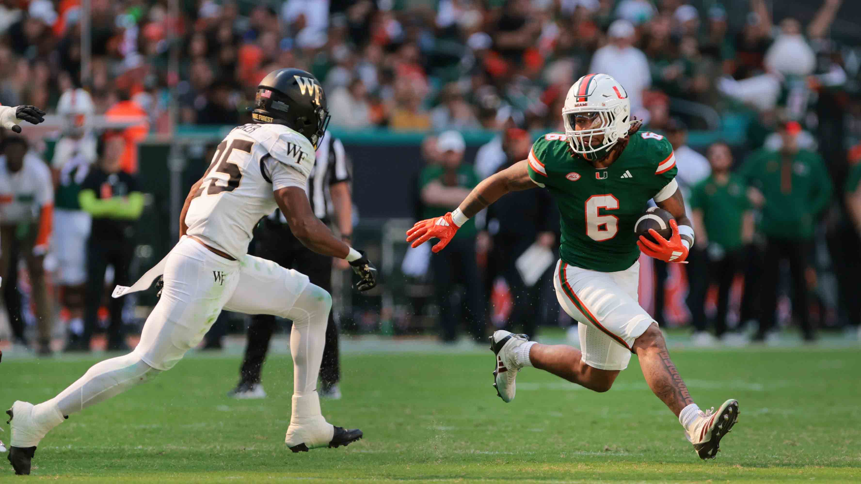 Damien Martinez, running back, herencia mexicana Damien Martinez, running back, herencia mexicana