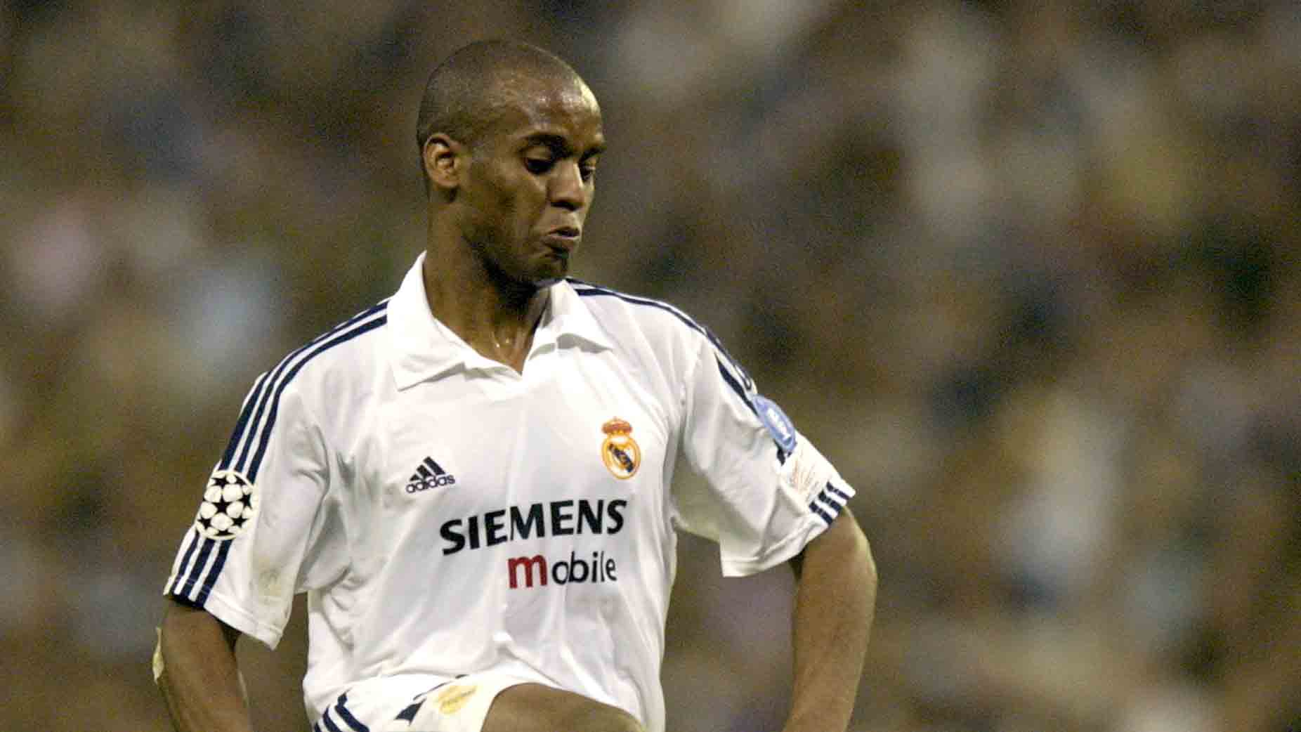 Flávio Conceição: Real Madrid (2000–2003), 74 partidos, 2 goles, 2 asistencias |
Borussia Dortmund (2003-2004), 132 partidos, 24 goles, 25 asistencias.