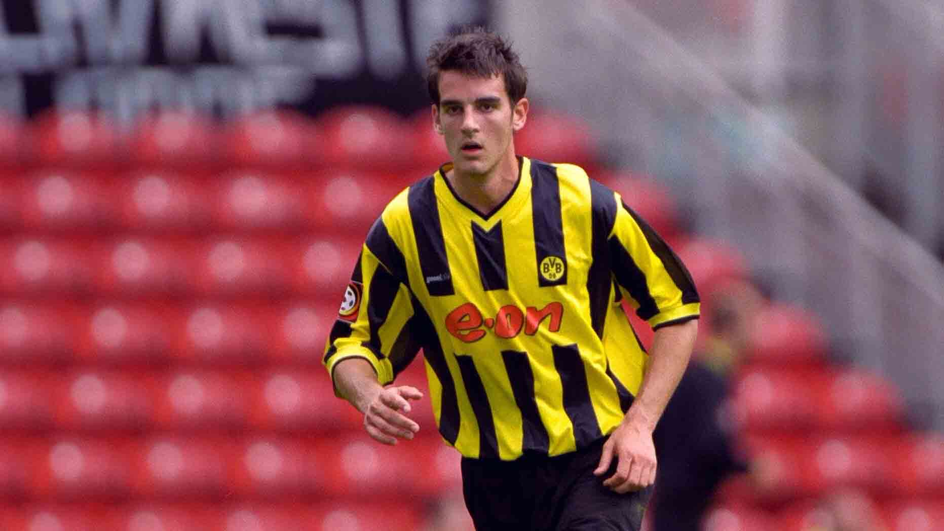 Christoph Metzelder: Borussia Dortmund (2000–2007), 158 partidos, 2 goles, 7 asistencias | Real Madrid 2007–2010), 31 partidos, 0 goles, 1 asistencia.