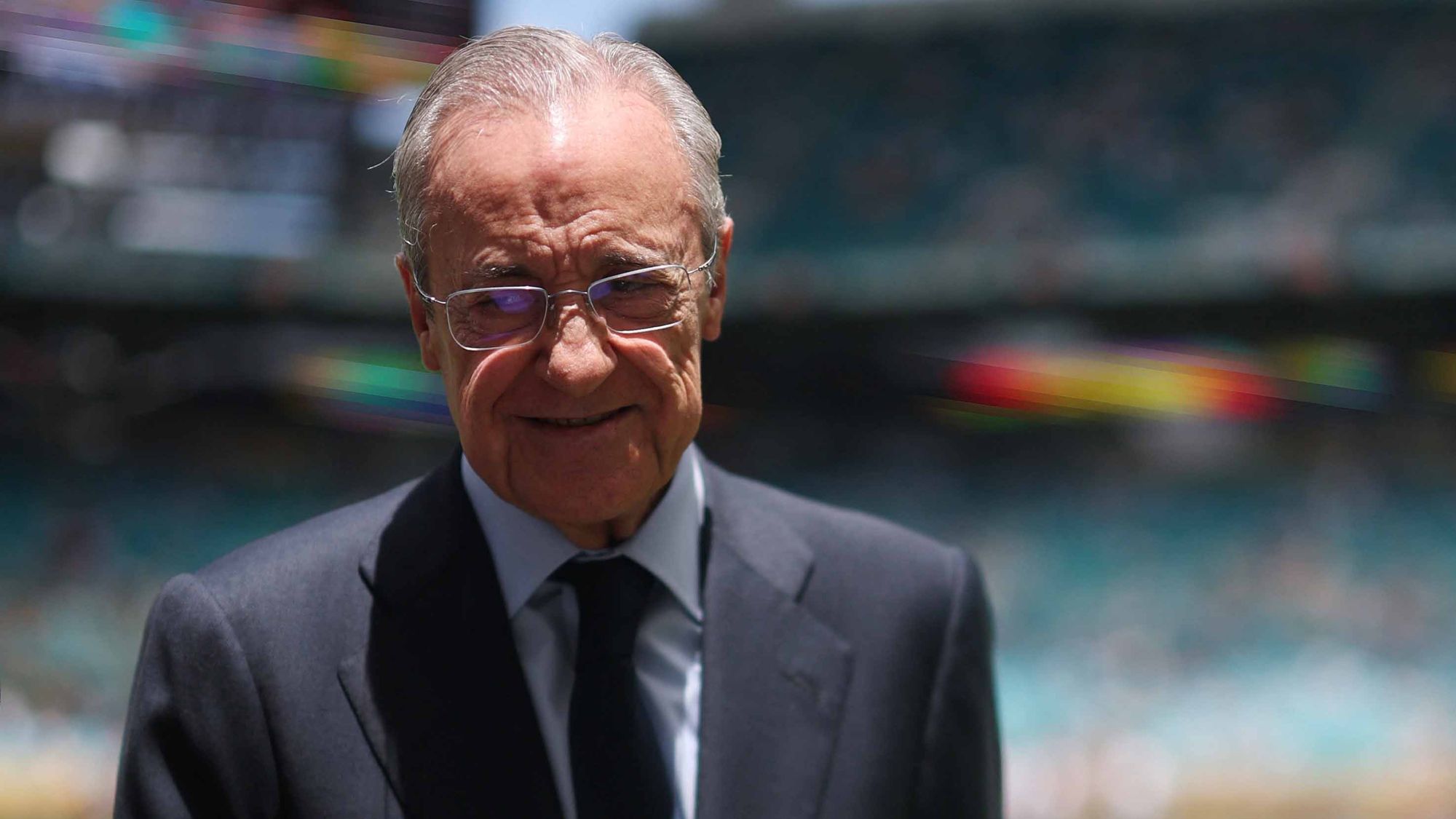 "Ahora puedo decirlo: me ha tratado diferente, me tenía un cariño muy especial. Y creo que lo ha demostrado en mi último partido, porque yo nunca había visto al presidente llorar. Cuando he visto las imágenes, ahí te das cuenta de que en verdad esta persona te quiere. Voy a estar eternamente agradecido por todo lo que ha hecho por mí y por mi familia".