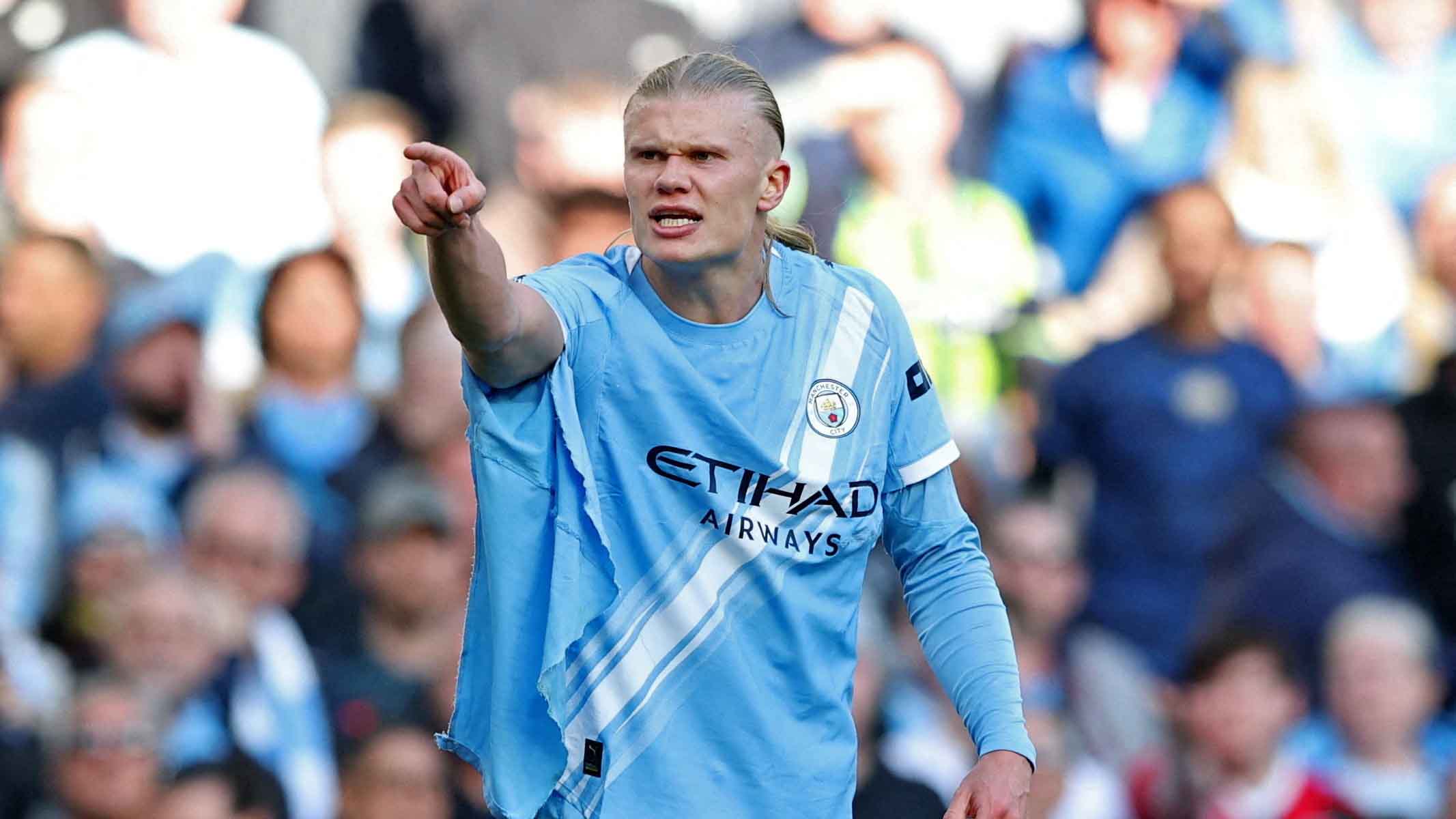 Manchester City acecha con experiencia y un calendario más exigente