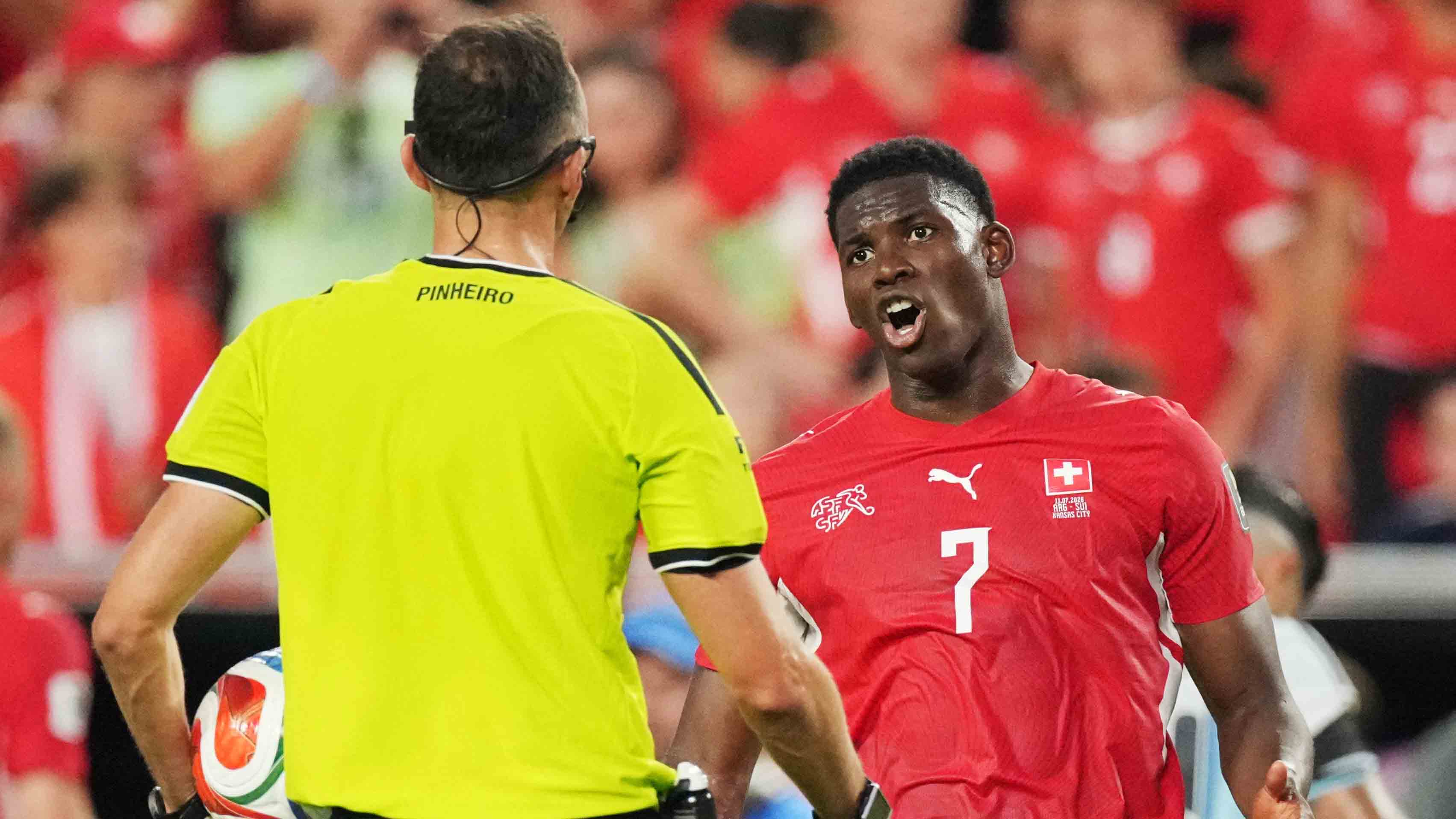 La expulsión de Breel Embolo