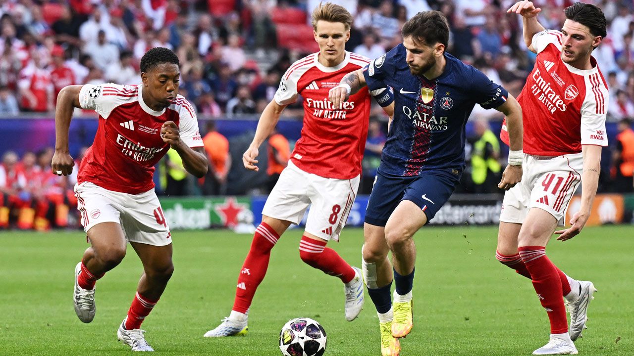 9. Khvicha Kvaratskhelia | Delantero | Paris Saint-Germain | 140 millones de euros 9. Khvicha Kvaratskhelia | Delantero | Paris Saint-Germain | 140 millones de euros