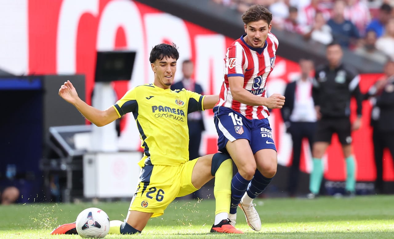 Julián Álvarez la pasó mal en su regreso a 'casa'