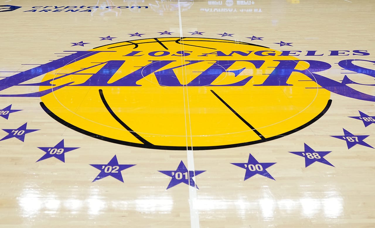 Terminó oficialmente la era Buss en Los Angeles Lakers