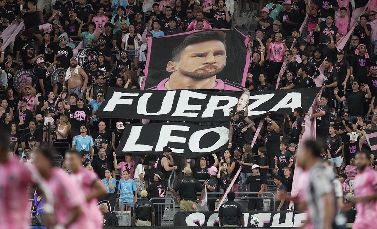 Lionel Messi llegó a Rosario para el funeral de su padre