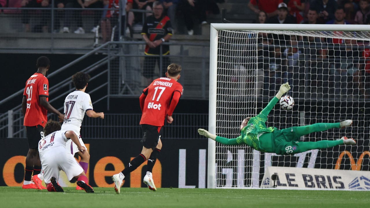 Ferran Torres tuvo un debut soñado con Paris Saint-Germain en la Ligue 1