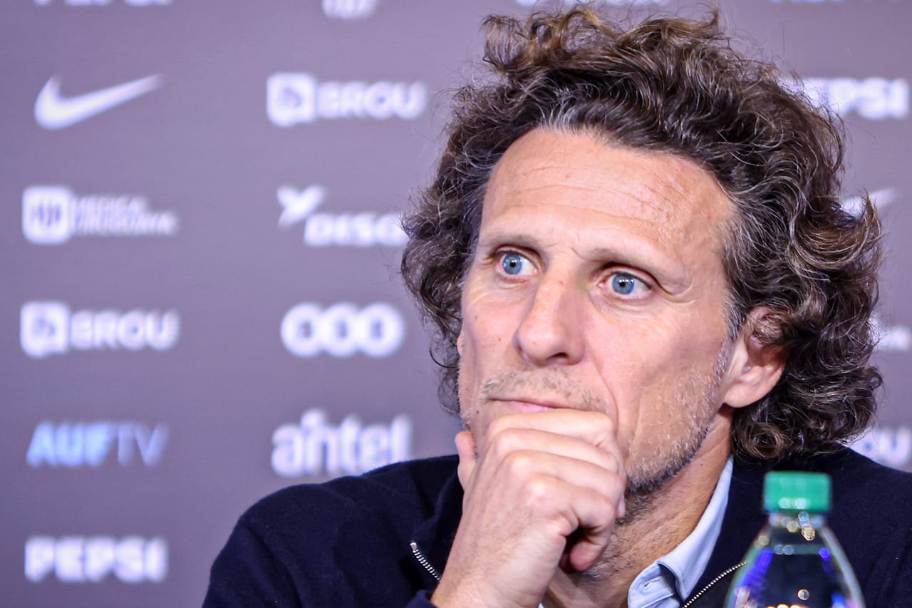 Es un privilegio dirigir a Uruguay, pero sé que soy interino: Diego Forlán