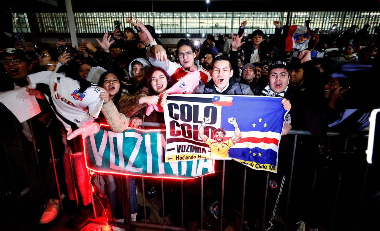 Vozinha causó tumultos en su llegada a Chile