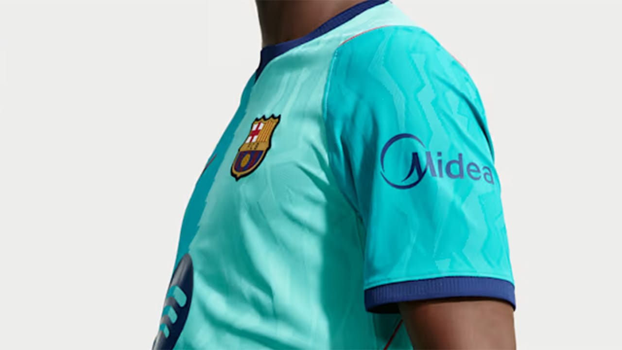 El Barcelona revive un favorito histórico con su tercera camiseta