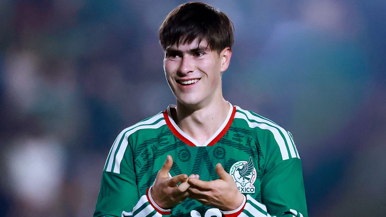 'Hormiga' González, "feliz de llegar al club más grande de Grecia"