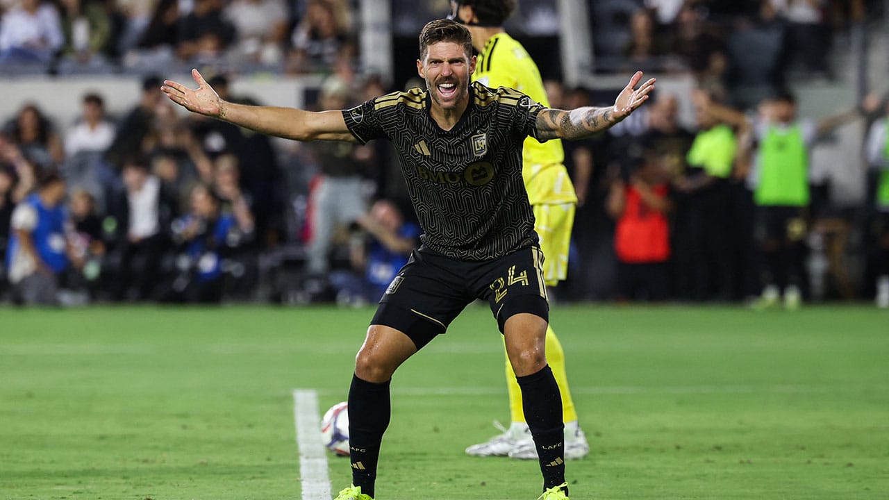 Los 10 partidos más demandantes que le esperan a 'Chucky' Lozano con 'La Galaxia'