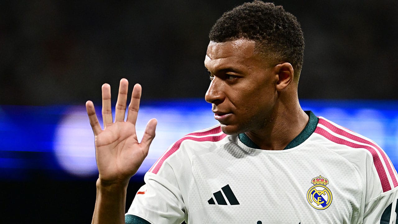 Segundo partido y Kylian Mbappé ya marcó su primer triplete