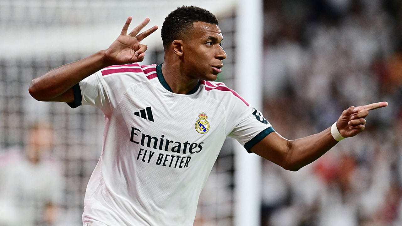Segundo partido y Kylian Mbappé ya marcó su primer triplete