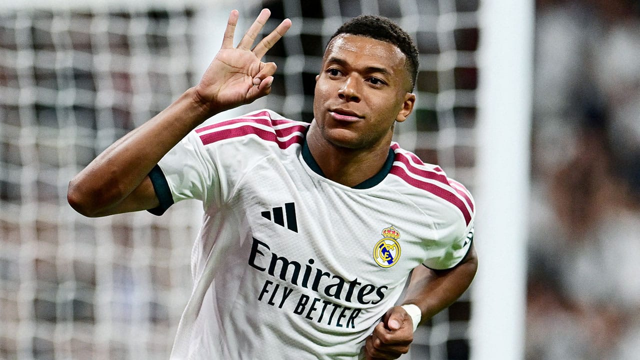 Segundo partido y Kylian Mbappé ya marcó su primer triplete