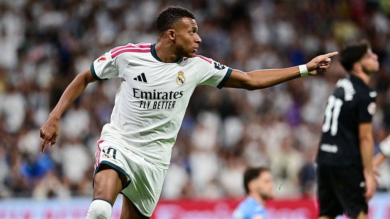 Segundo partido y Kylian Mbappé ya marcó su primer triplete