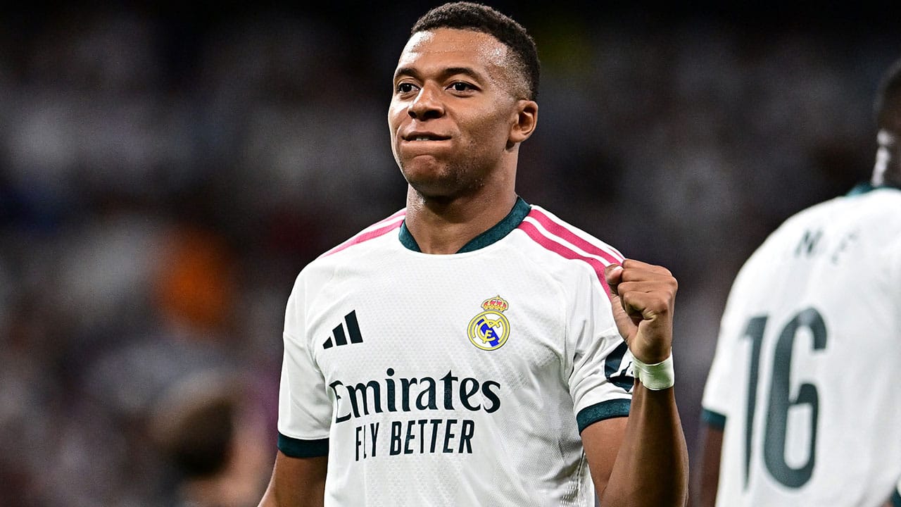 Segundo partido y Kylian Mbappé ya marcó su primer triplete