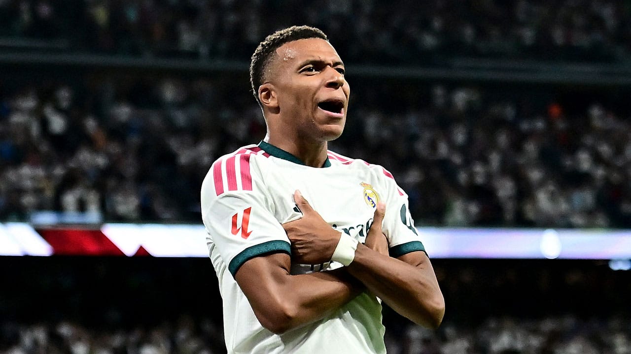 Segundo partido y Kylian Mbappé ya marcó su primer triplete