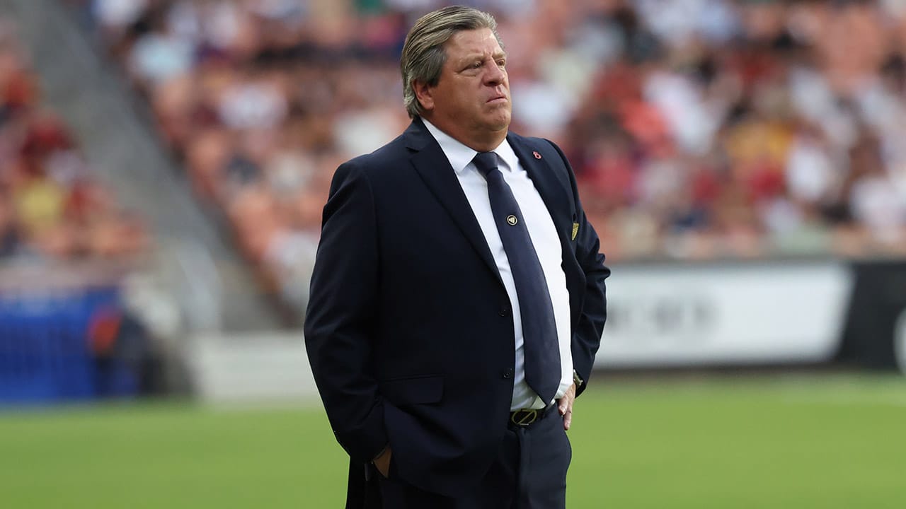 Primera expulsión y goleada contra Miguel Herrera en el Atlante