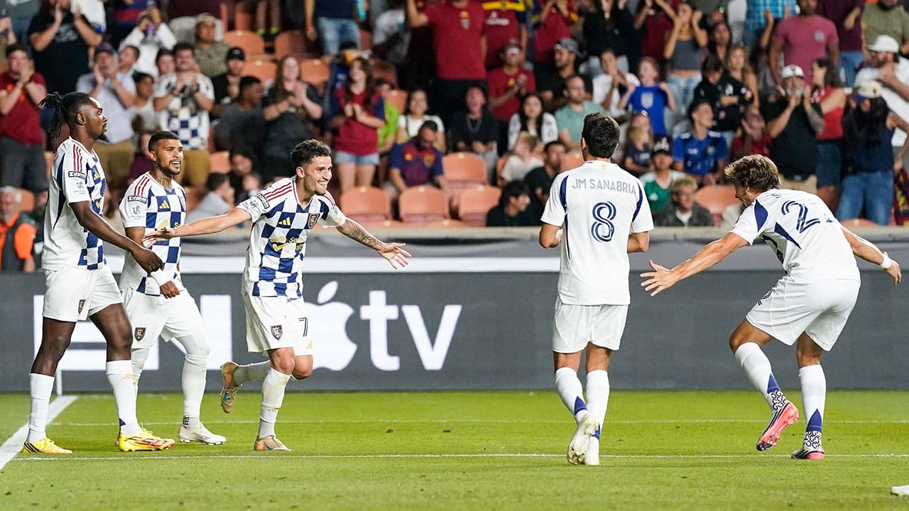 Los 10 partidos más demandantes que le esperan a 'Chucky' Lozano con 'La Galaxia'