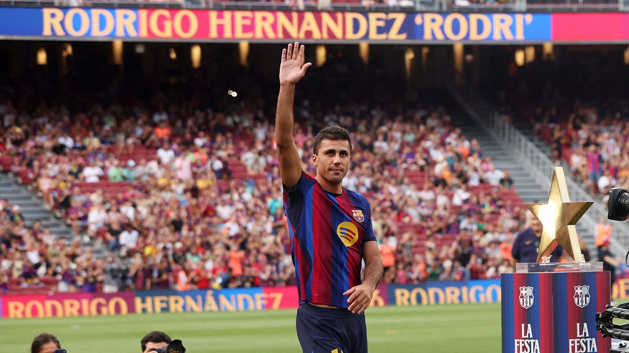 Rodri, ovacionado por primera vez por el Camp Nou