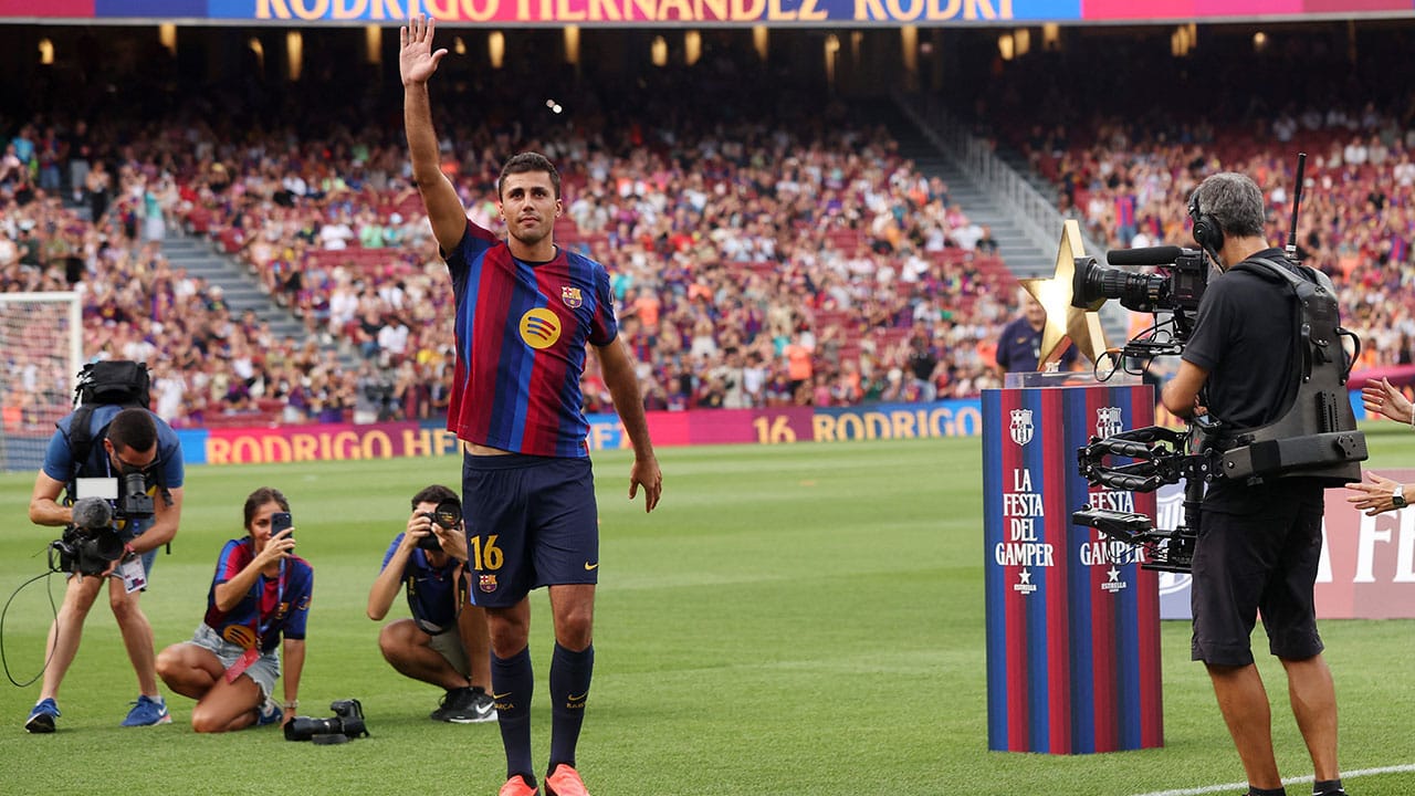 Rodri, ovacionado por primera vez por el Camp Nou