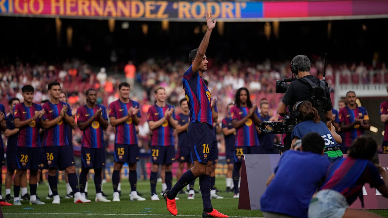 Rodri, ovacionado por primera vez por el Camp Nou