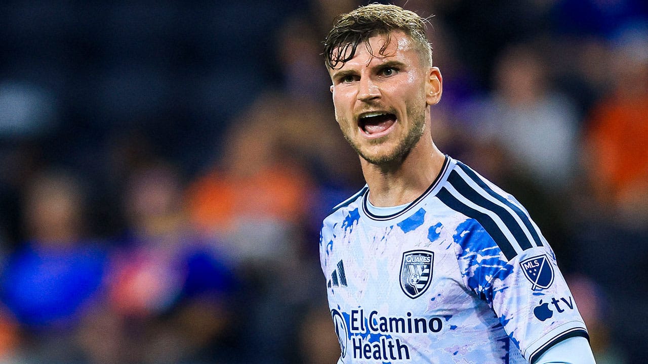 Los 10 partidos más demandantes que le esperan a 'Chucky' Lozano con 'La Galaxia'