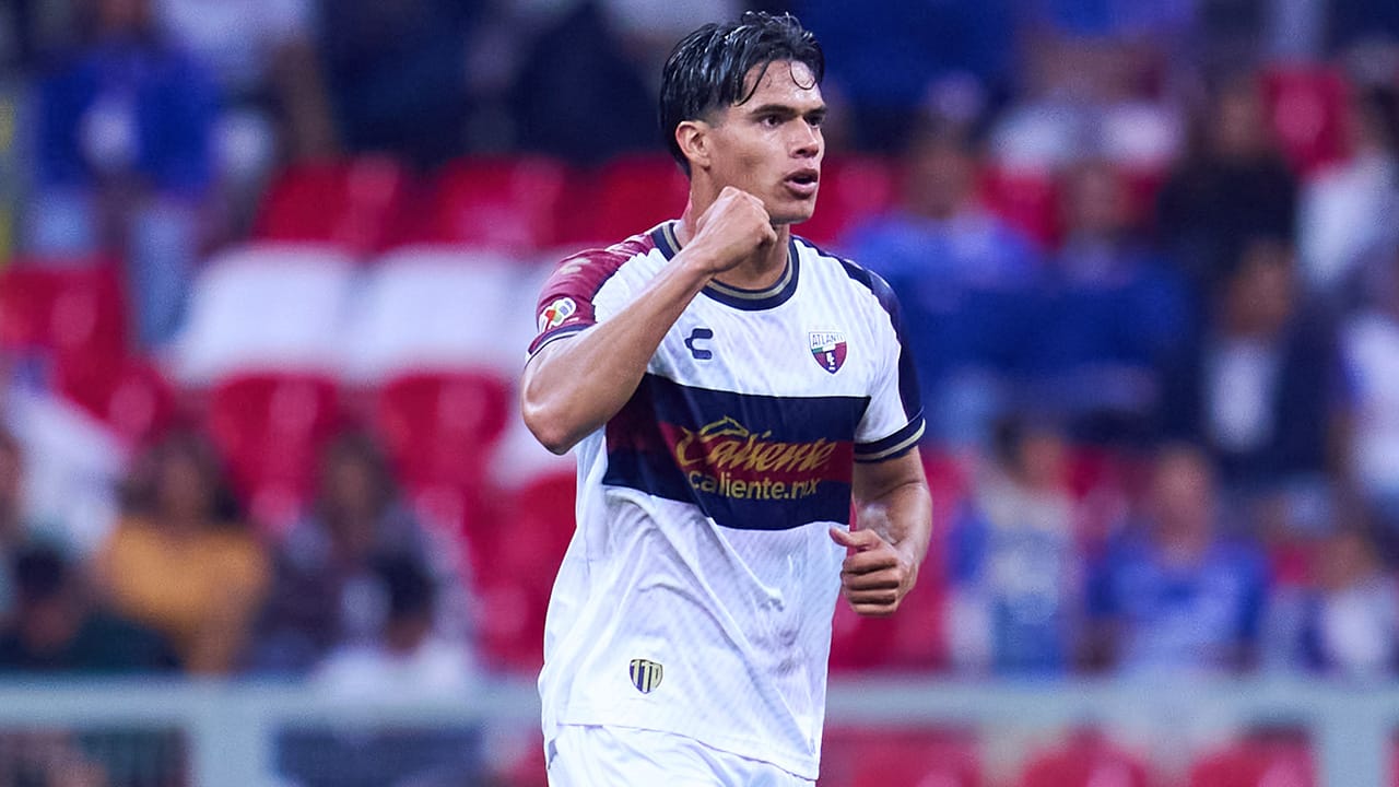 Atlante sorprende al campeón Cruz Azul y pega primero