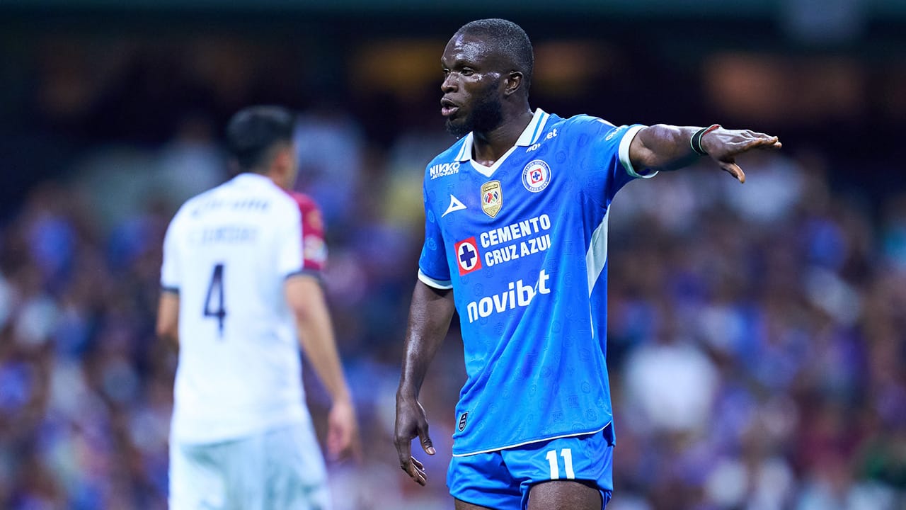 Atlante sorprende al campeón Cruz Azul y pega primero