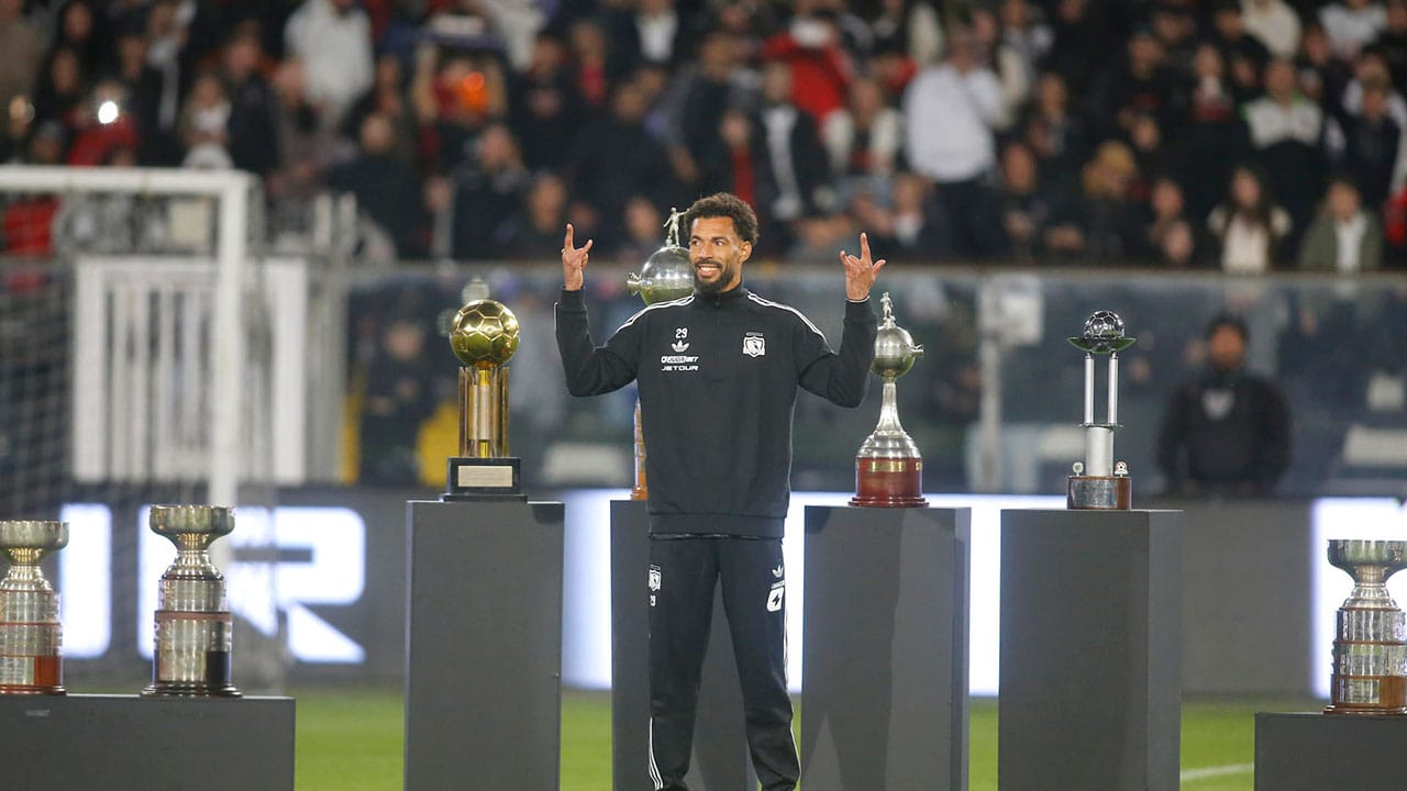 Así fue la espectacular presentación de Vozinha con Colo Colo