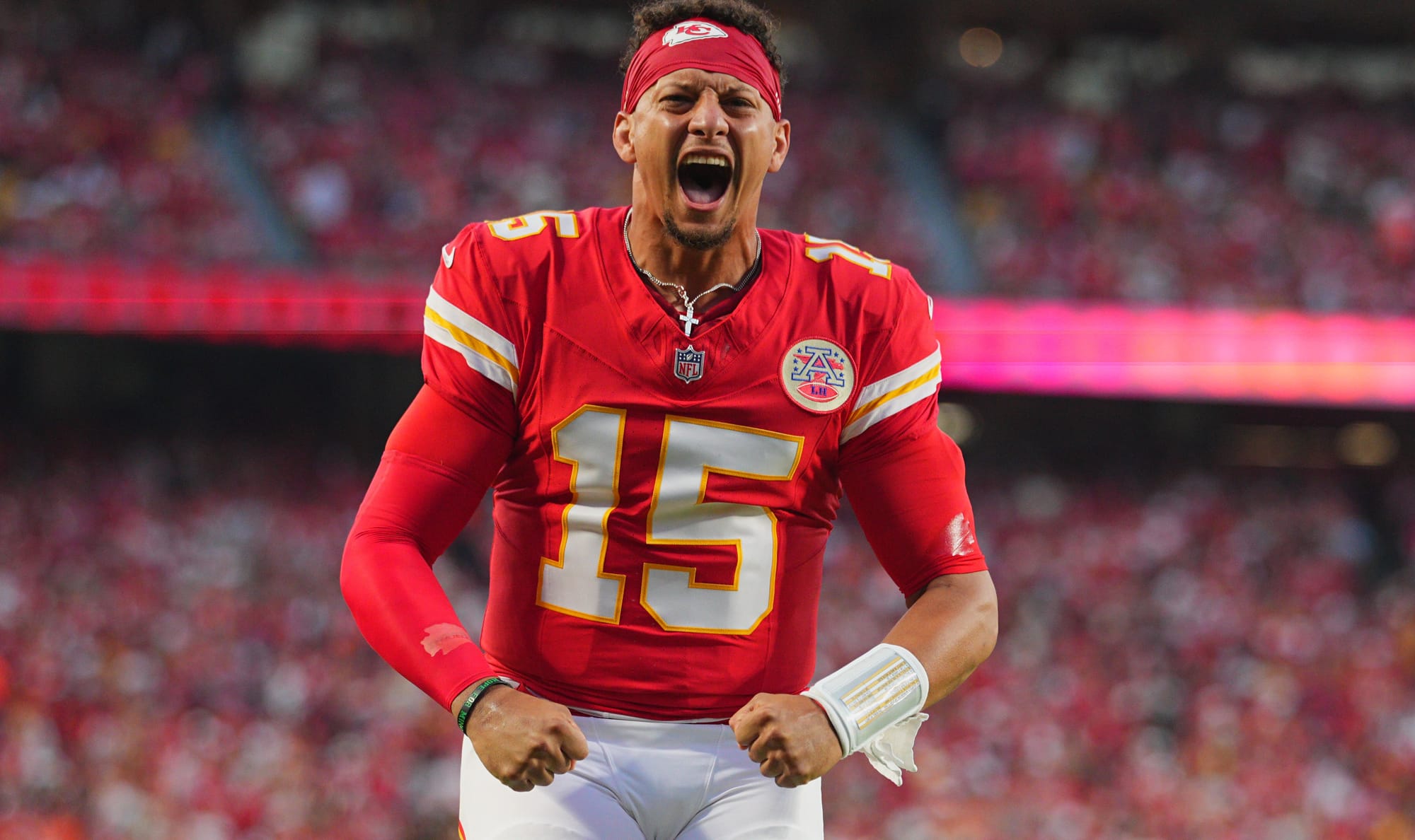 Patrick Mahomes brilla como si no viniera de una dura lesión