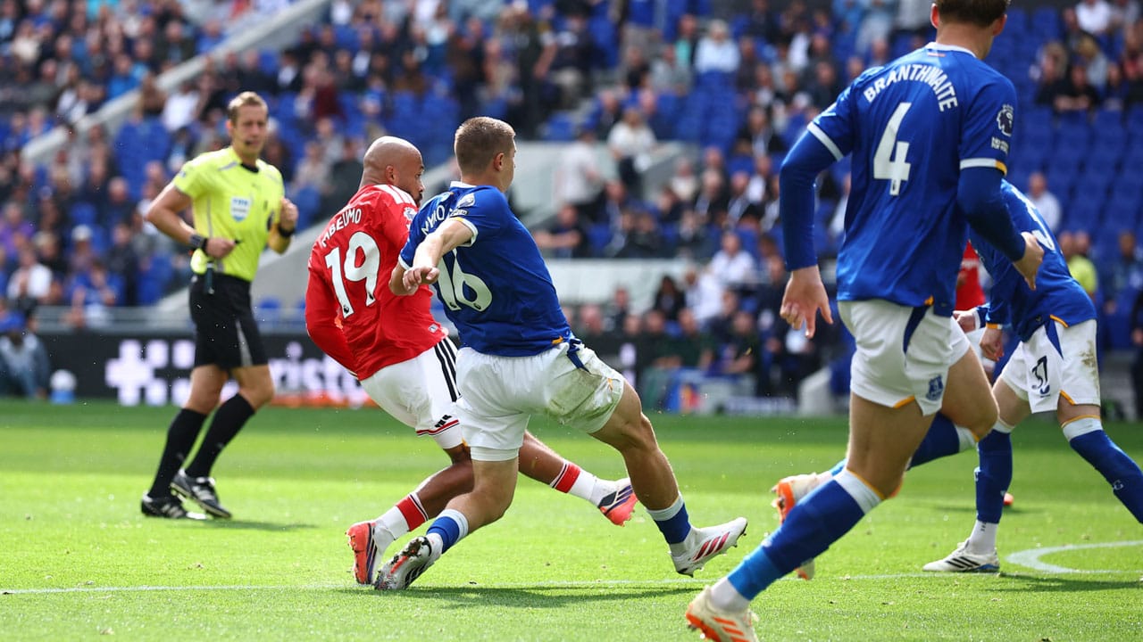 Everton le borró la sonrisa a Manchester United en la Premier League