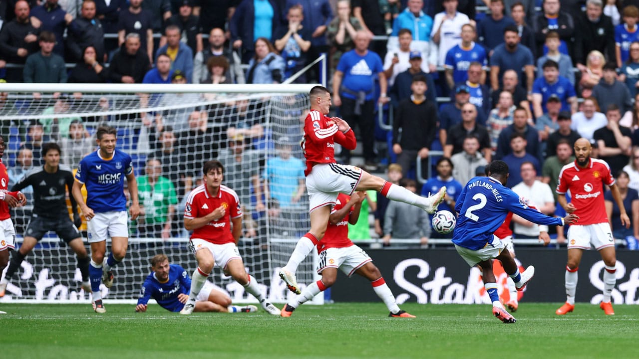 Everton le borró la sonrisa a Manchester United en la Premier League