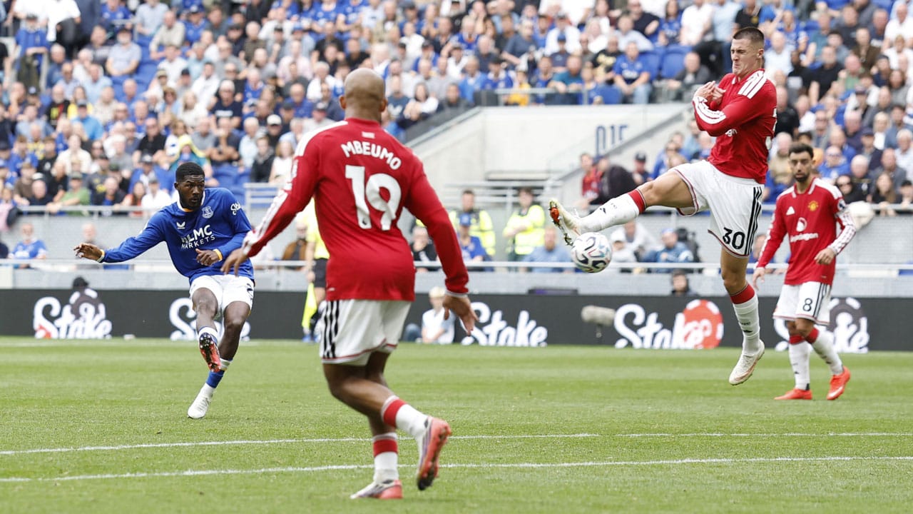 Everton le borró la sonrisa a Manchester United en la Premier League