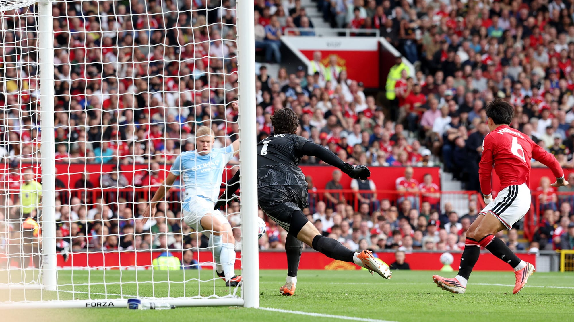 Erling Haaland es el nuevo goleador histórico del derbi de Manchester