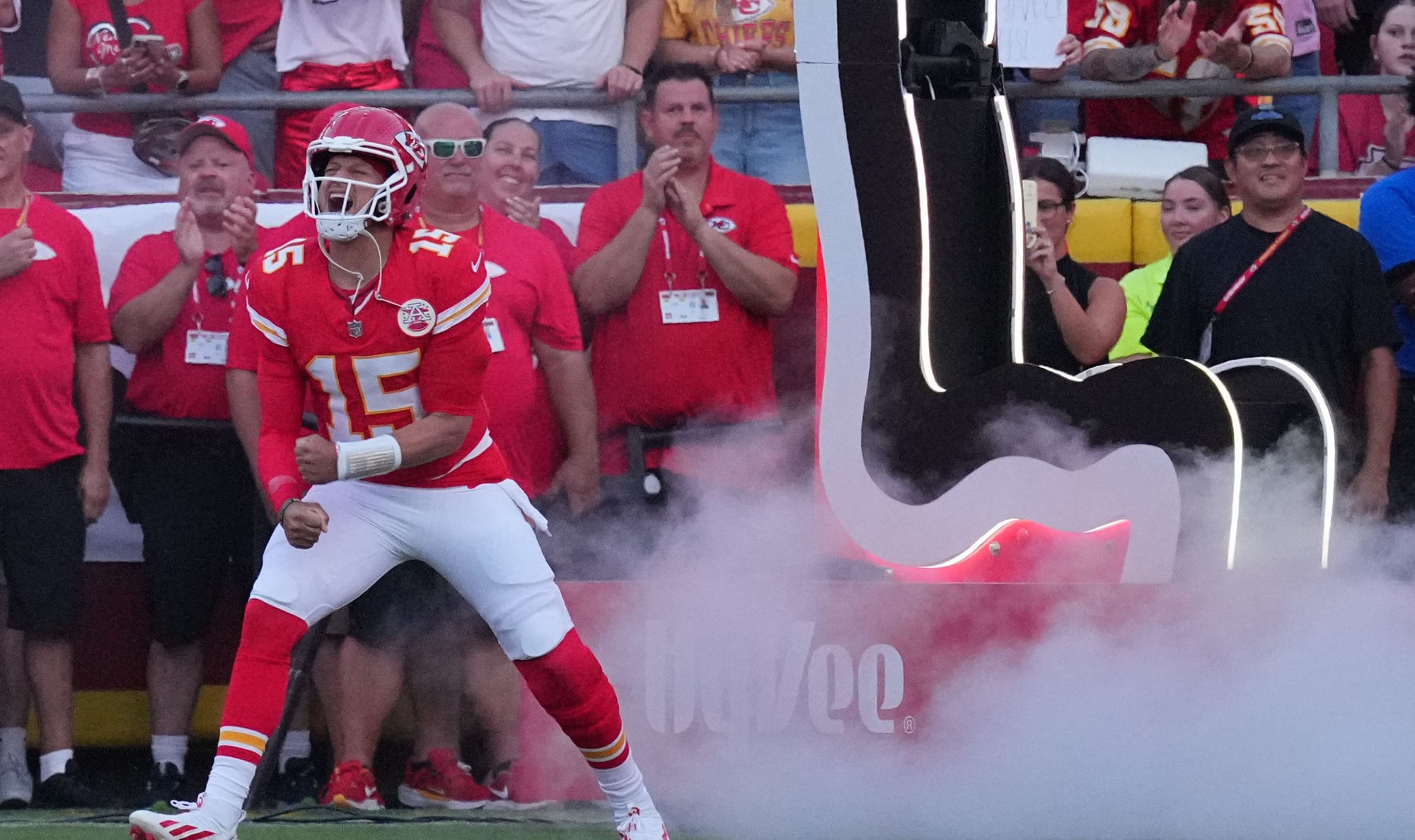 Patrick Mahomes brilla como si no viniera de una dura lesión