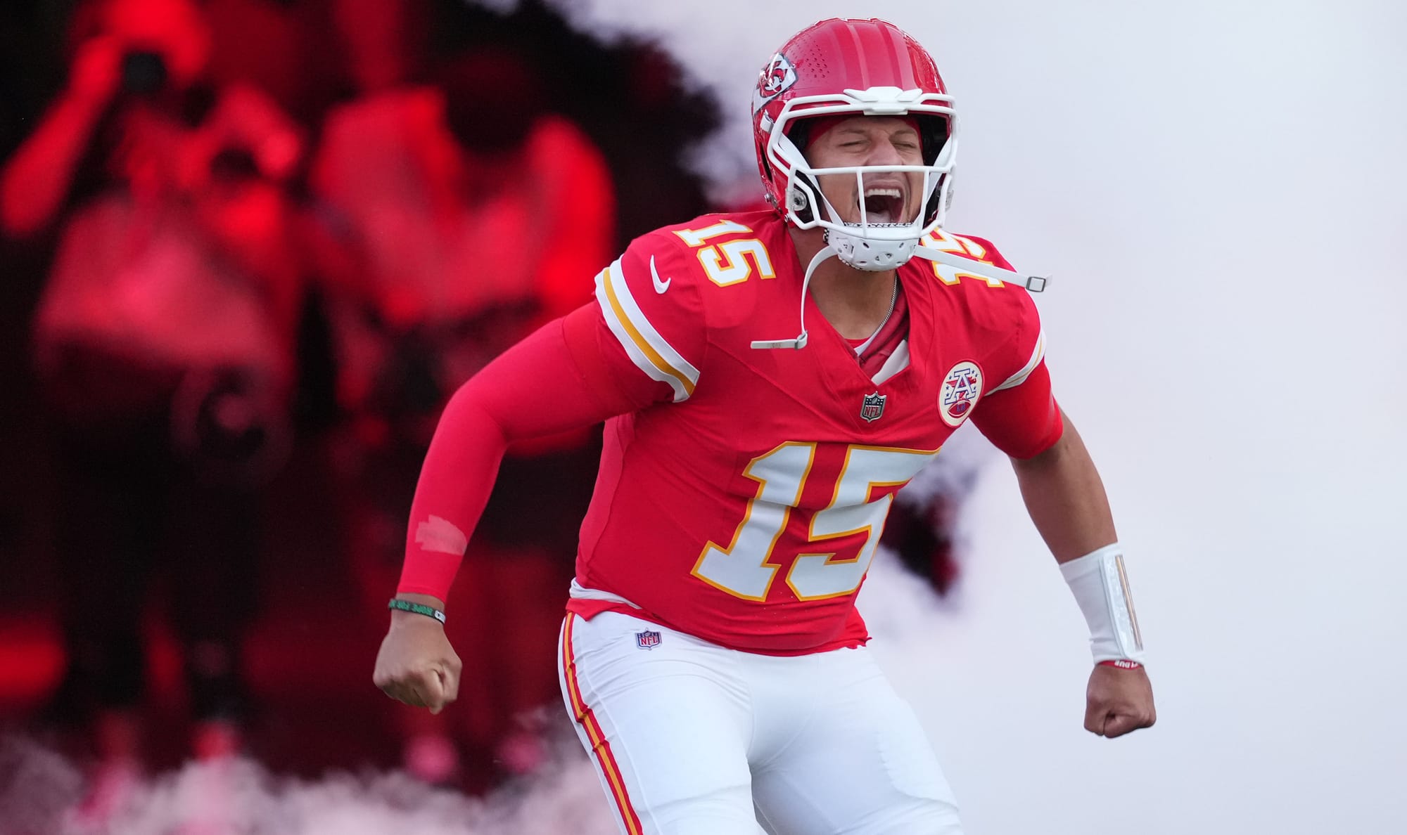 Patrick Mahomes brilla como si no viniera de una dura lesión