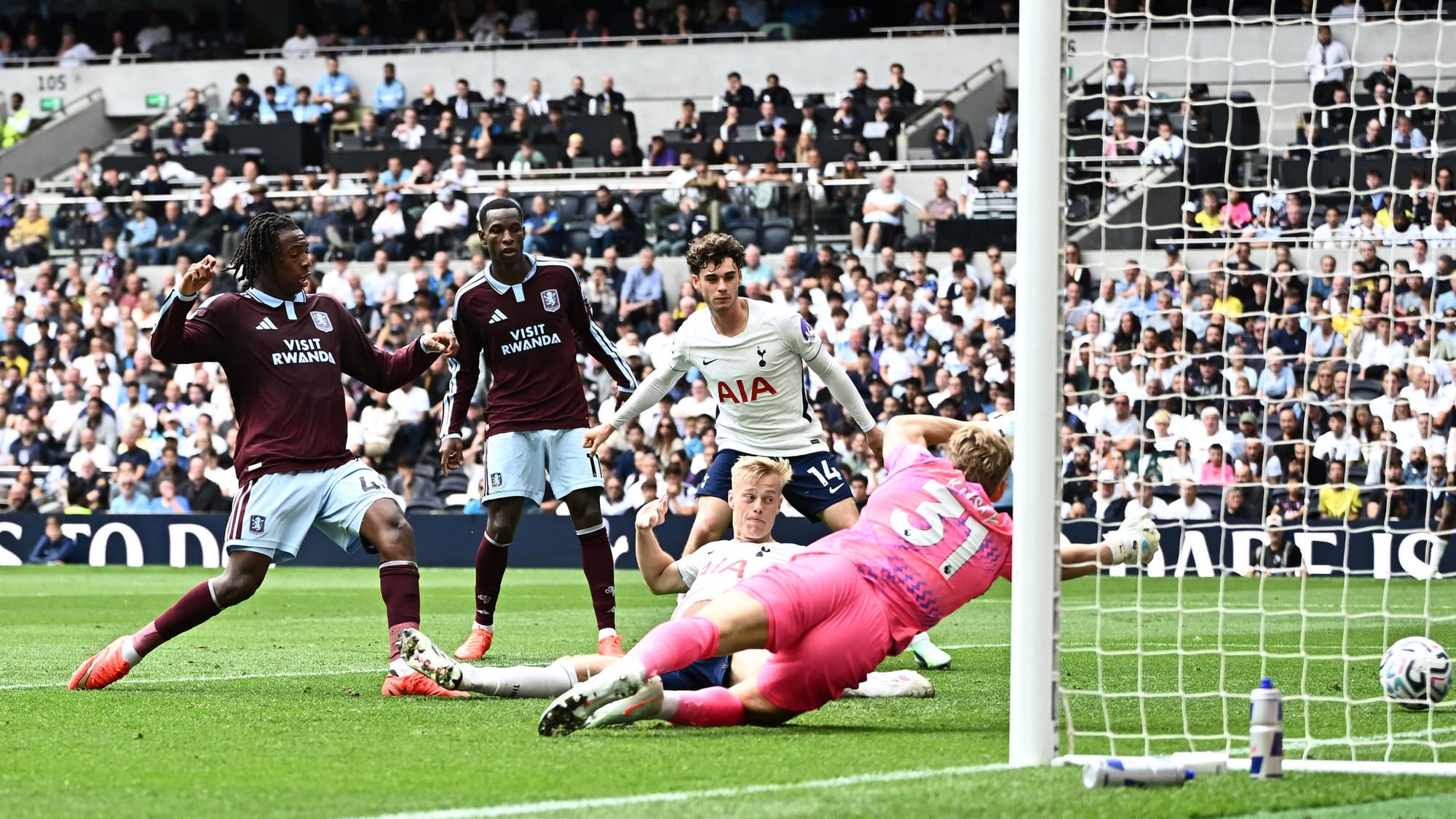Tottenham por fin marcó, pero perdió ante Aston Villa en la Premier League