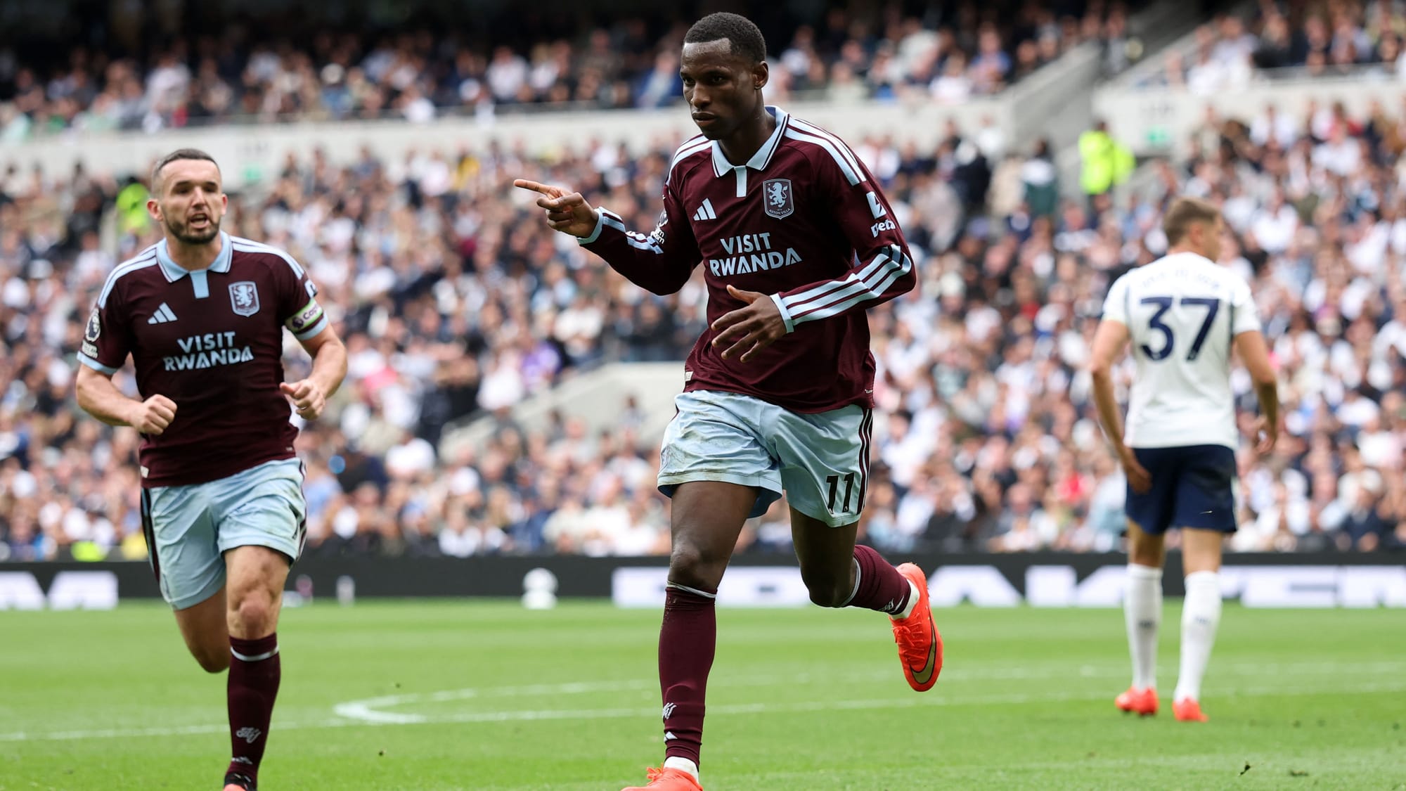 Tottenham por fin marcó, pero perdió ante Aston Villa en la Premier League