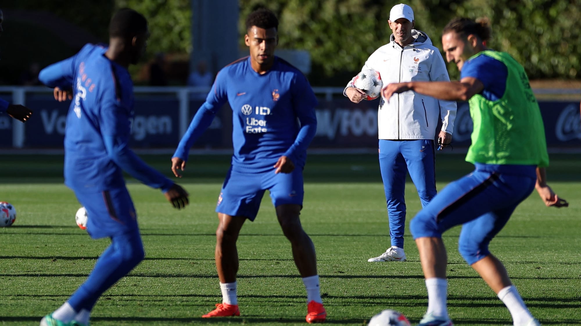 Francia aumenta la intensidad con Zinedine Zidane al mando